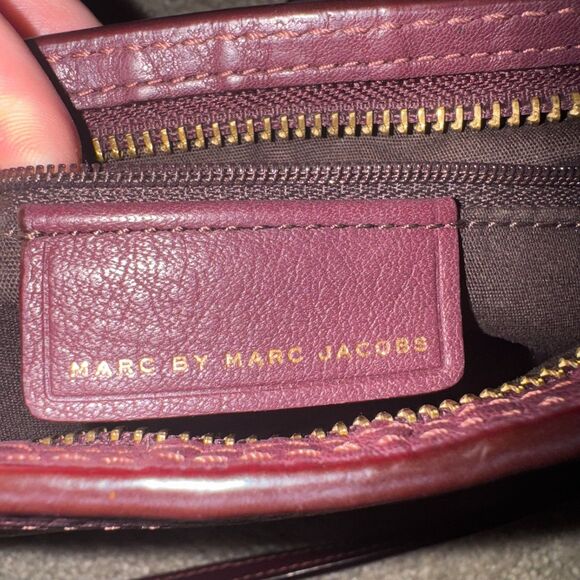 Marc Jacobs 'Take Your Marc - Percy' Crossbody Bag - Burgundy / Wine - Pre-Owned - Picture 12 of 16